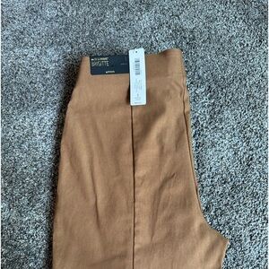 Chicos “so slimming” pants